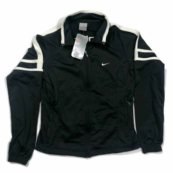 nike women's fitted jacket